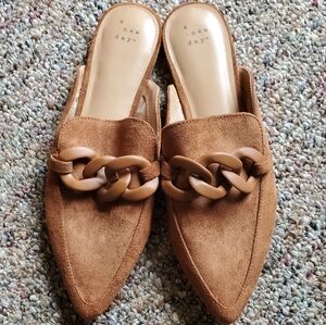 A New Day Mules 9 1/2